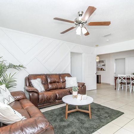 6 Bedroom Bucs Airport Mall Beach Wifi タンパ エクステリア 写真