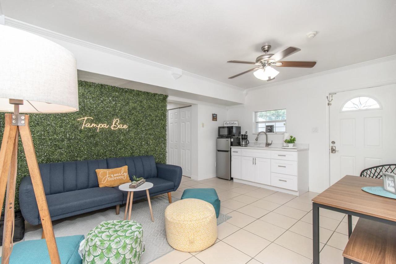 6 Bedroom Bucs Airport Mall Beach Wifi タンパ エクステリア 写真