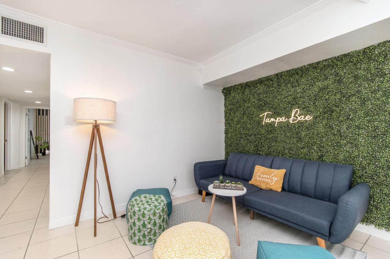 6 Bedroom Bucs Airport Mall Beach Wifi タンパ エクステリア 写真