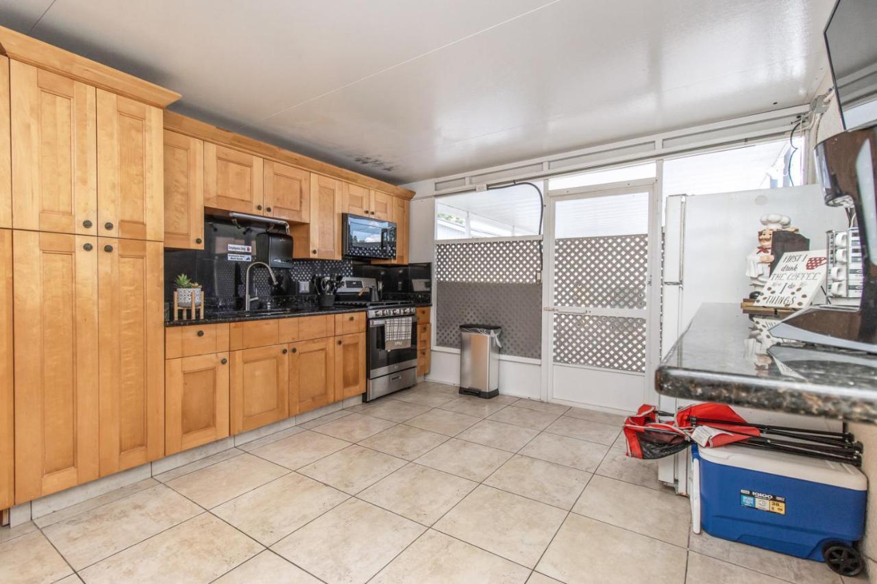 6 Bedroom Bucs Airport Mall Beach Wifi タンパ エクステリア 写真