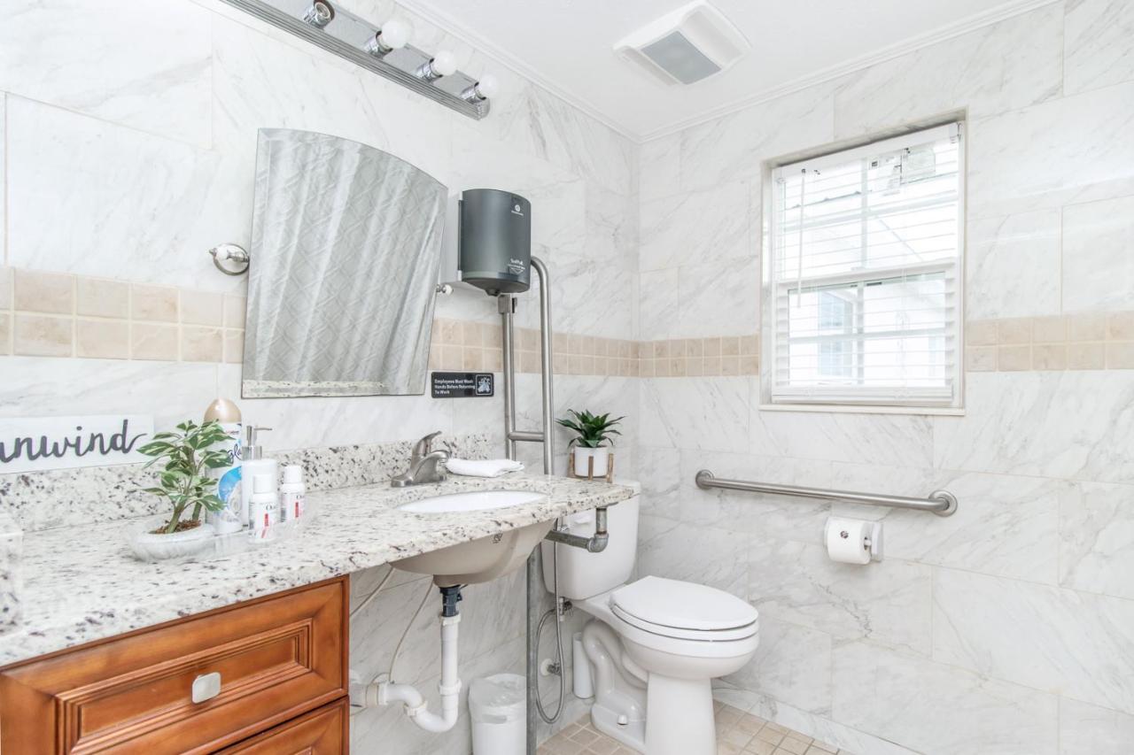 6 Bedroom Bucs Airport Mall Beach Wifi タンパ エクステリア 写真